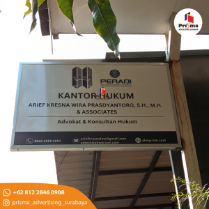 papan nama akrilik kantor