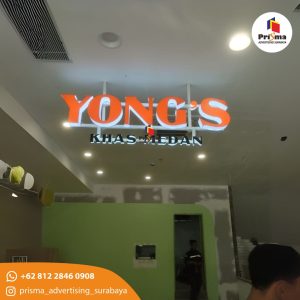 Web huruf timbul menyala restoran