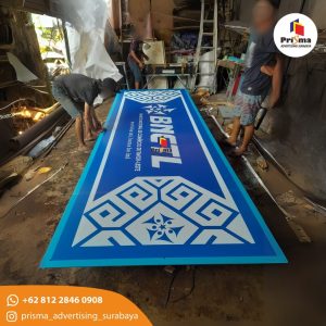 Web papan nama akrilik Timor Leste