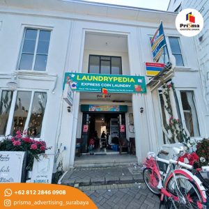Papan Promosi Elegan Penarik Perhatian web