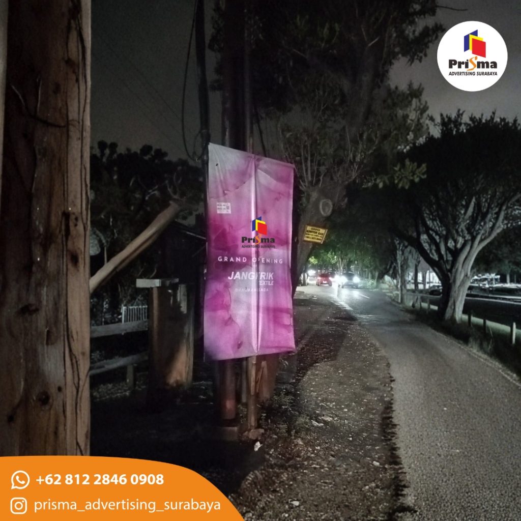 web Jasa Pasang Banner Vertikal Profesional di Surabaya