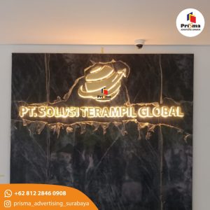 Produksi dan Pemasangan Huruf Timbul SS gold Surabaya Timur web